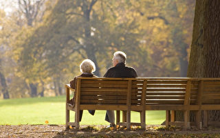 加拿大人67岁领养老金？报告建议退休年龄逐步升