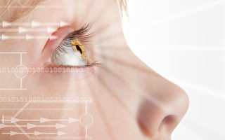 科學家開發智能隱形眼鏡超薄電池 淚水可充電