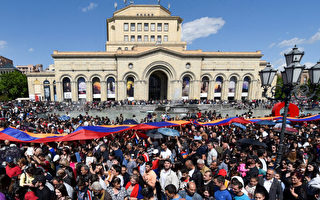 欲無限期執政的亞美尼亞總理抗議聲中辭職