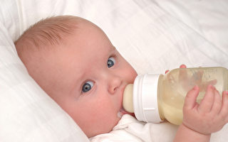 宝宝1岁前摄取蛋黄等食物 可降低过敏风险