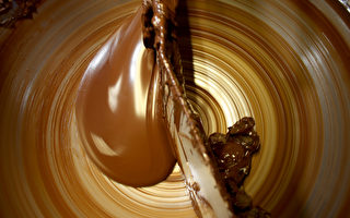 組圖：以融化的巧克力作畫 日藝術家展奇才