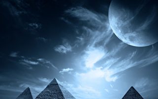 月球上发现“金字塔”？