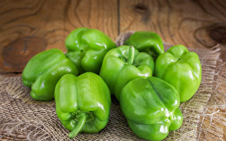 青椒是“维生素C宝库” 这样吃减少营养流失