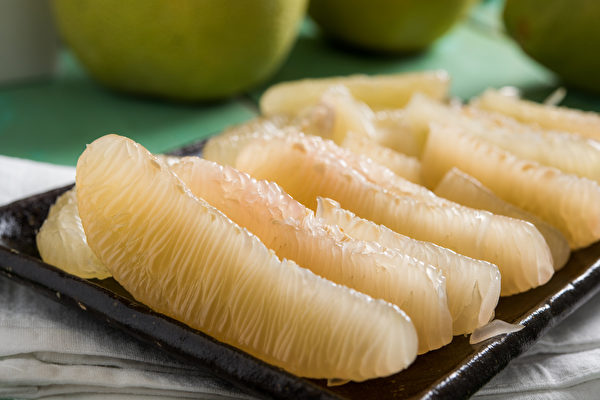 柚子雖然好處多，但熱量比較高，食用時要注意攝取的份量。(Shutterstock)