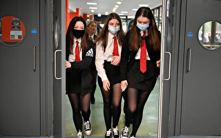 英格蘭中學可自行決定是否戴口罩