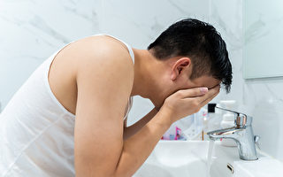 油性乾性怎麼正確洗臉？56歲皮膚科醫年輕秘訣