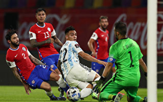 组图：世界杯预赛 阿根廷主场1：1战平智利