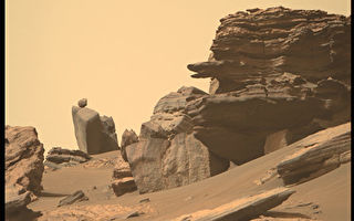 毅力號傳回火星上怪石照：大石沾著圓形小石