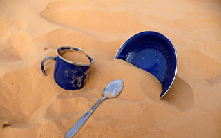你见过用沙子洗碗盘吗？