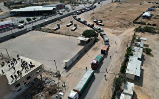 以巴冲突 首批紧急救援物资车队进入加沙