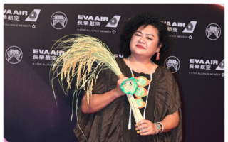 台灣原住民歌手巴奈（Panai）憑《夜婆》奪得第35屆金曲獎最佳台語專輯獎。（宋碧龍／大紀元）