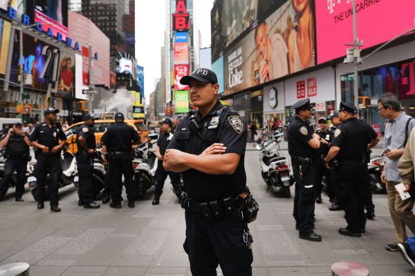 紐約市長偕曼哈頓地檢成立中城改善聯盟 強化商業區治安