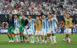 美洲杯：梅西率阿根廷2:0胜加拿大 晋级决赛