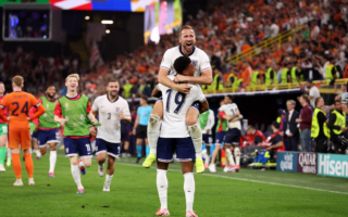 欧洲杯：绝杀 英格兰逆转荷兰晋级决赛